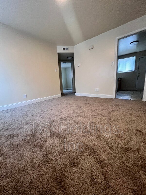 Building Photo - 2104 Phaup St