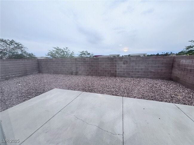 Building Photo - 7075 Russell Ranch Ave