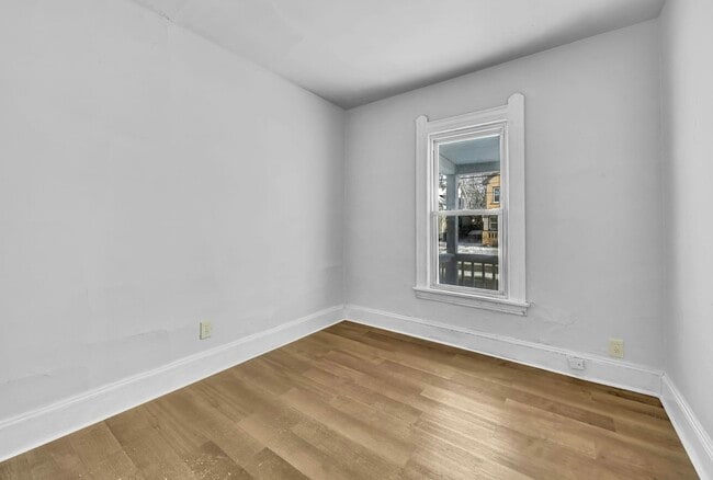 Building Photo - 3132 Elyria Ave