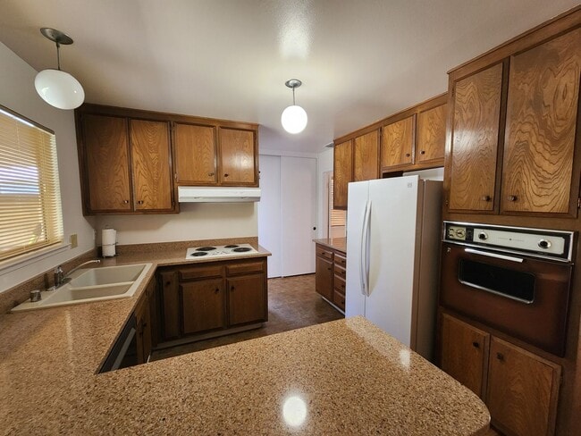 Building Photo - 2912 Notre Dame Dr