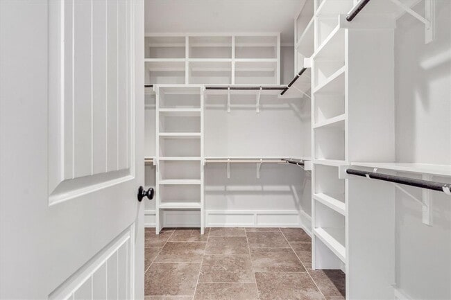 Building Photo - 164 Peck St