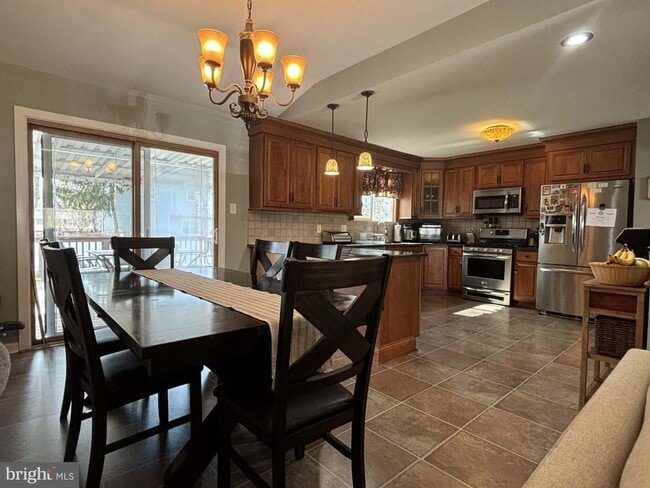 Building Photo - 30 Estate Rd