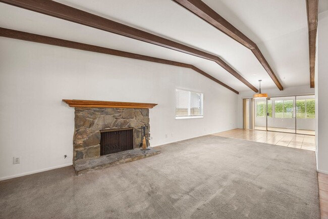 Building Photo - 3-Bed, 2-Bath Single-Family Residence With...