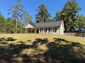 Building Photo - 635 Ben Higgins Rd