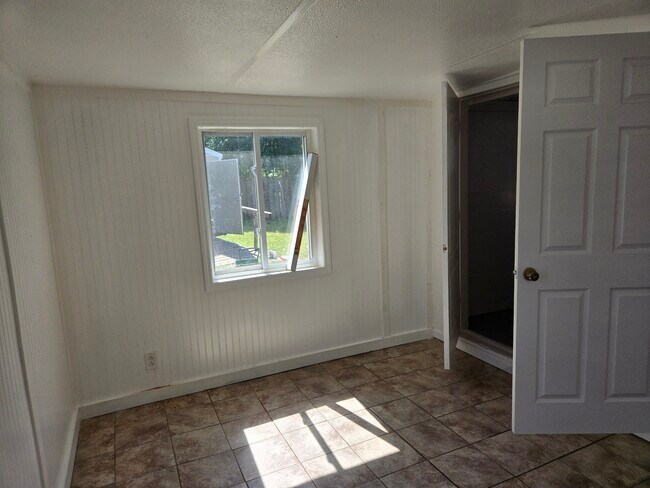 Building Photo - 719 W Palmetto St