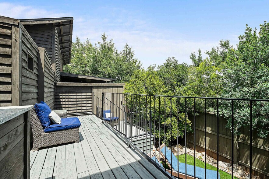 Building Photo - 2113 Barbaro Way