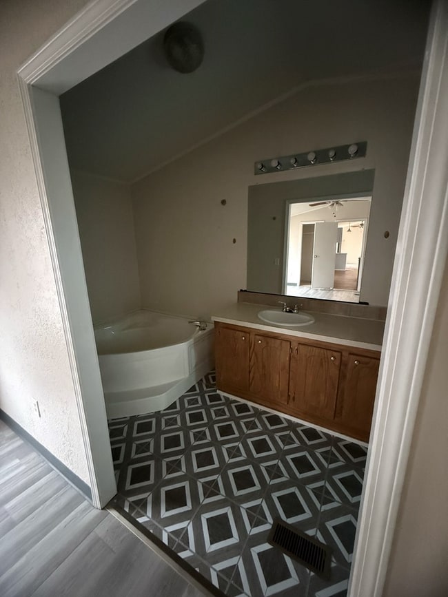 Building Photo - 6181 W Mulberry St