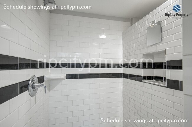 Building Photo - 2521 SE 64th Ave