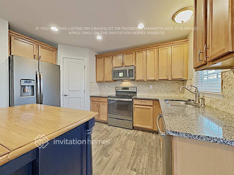 Building Photo - 223 Elba Dr