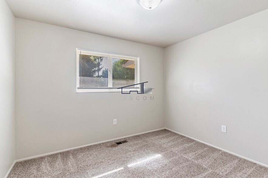Building Photo - 2151 N 5700 E