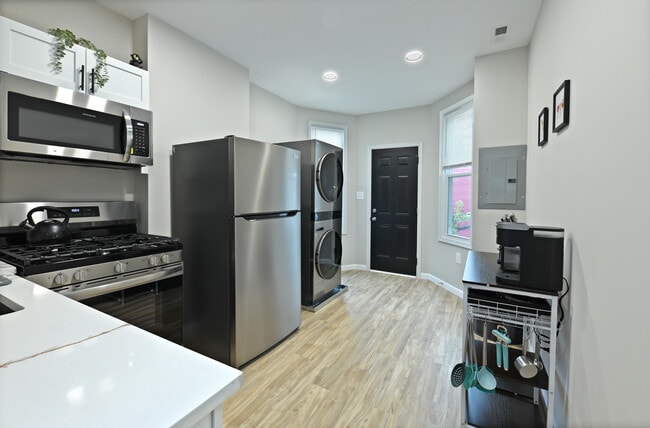 Building Photo - 3022 Auchentoroly Ter