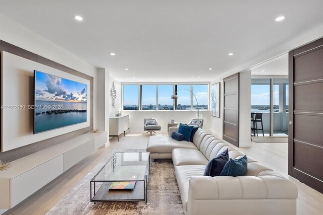 Building Photo - 10275 Collins Ave