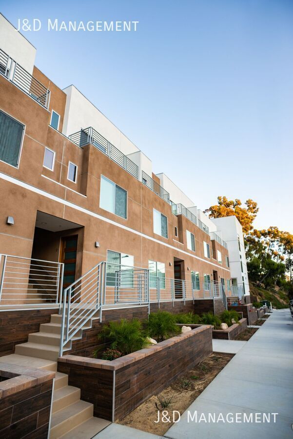 Building Photo - 3333 Reynard Way