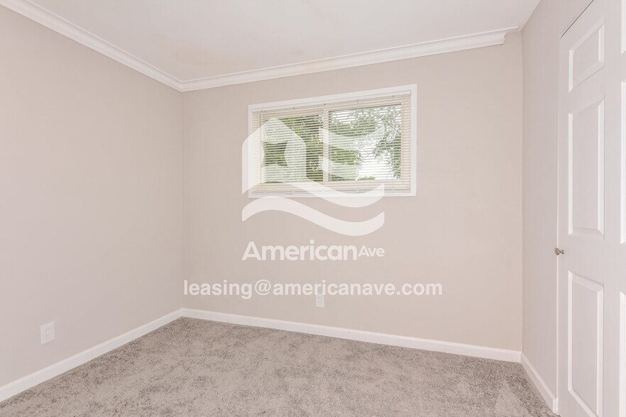 Building Photo - 8421 St Olaf Dr