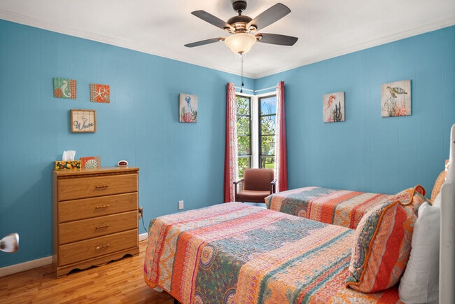 Building Photo - 2025 Eleventh Street-SI FL2-ID1023387P