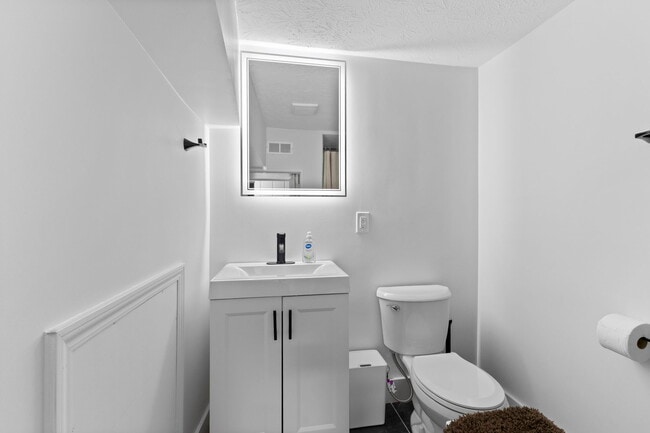 Building Photo - 3750 Totem Ln