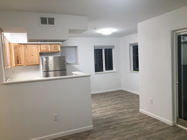 Kitchen - 10 Gentry Way