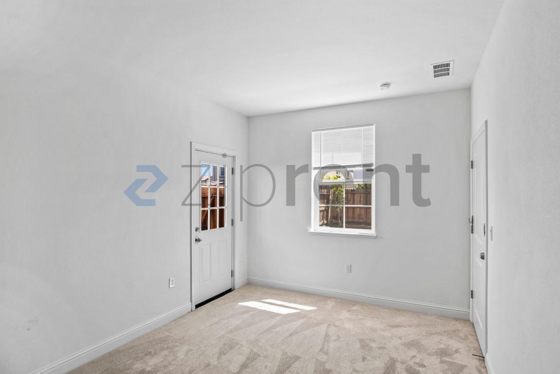 Building Photo - 3286 Deer Oak Street