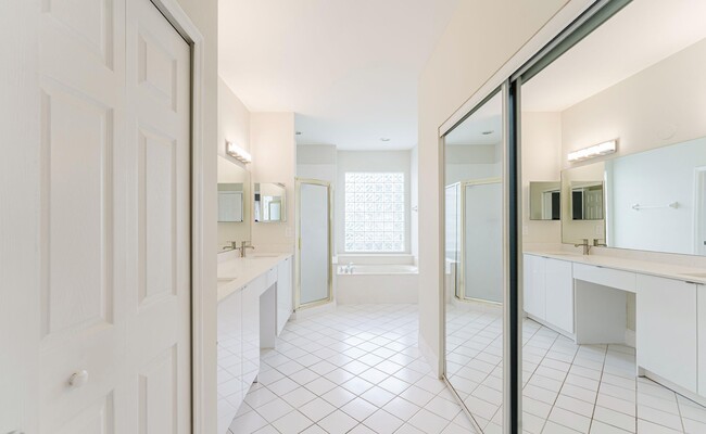 Building Photo - 12630 Torbay Dr