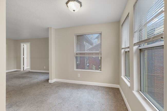 Building Photo - 3520 E Fall Creek Pkwy N Dr