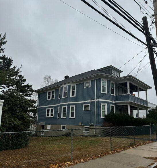 Building Photo - 574 Beech St