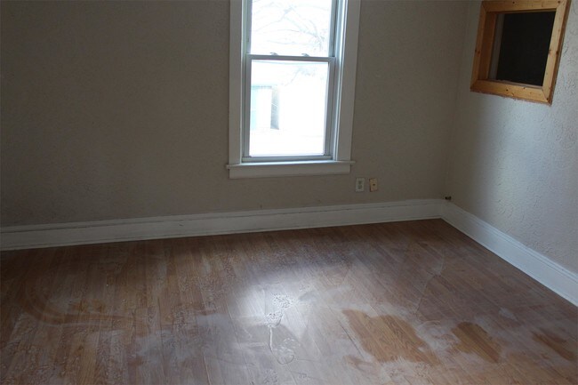 Building Photo - 3064 Seymour Ave