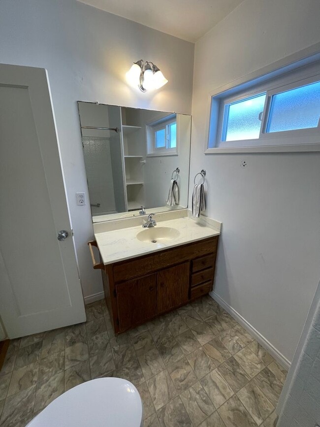 Building Photo - Centrally Located Two Bedroom Home