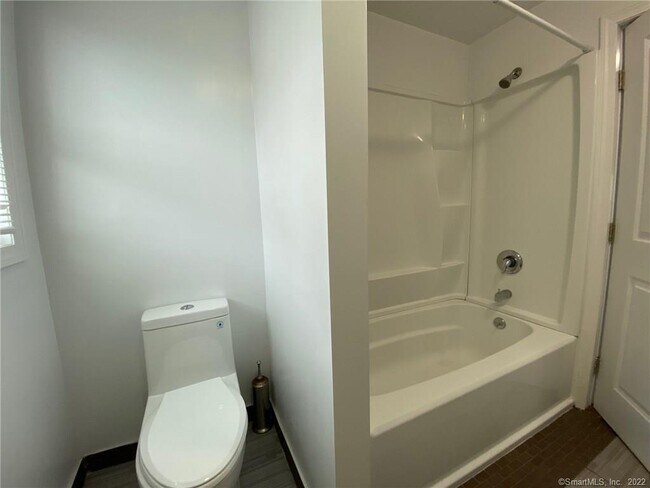 Building Photo - 29 Moulthrop St