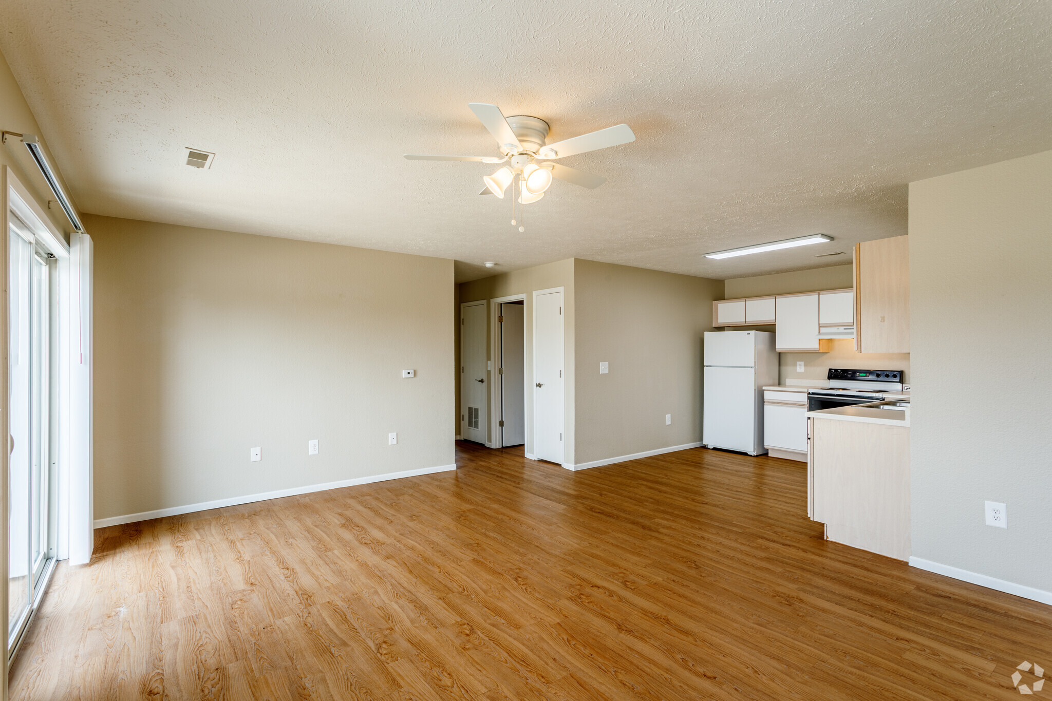 2BR, 1BA - 2.1C - Crescent Cove Apartments