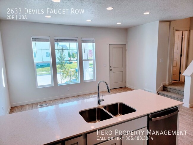 Building Photo - Stunning BRAND NEW Townhomes!