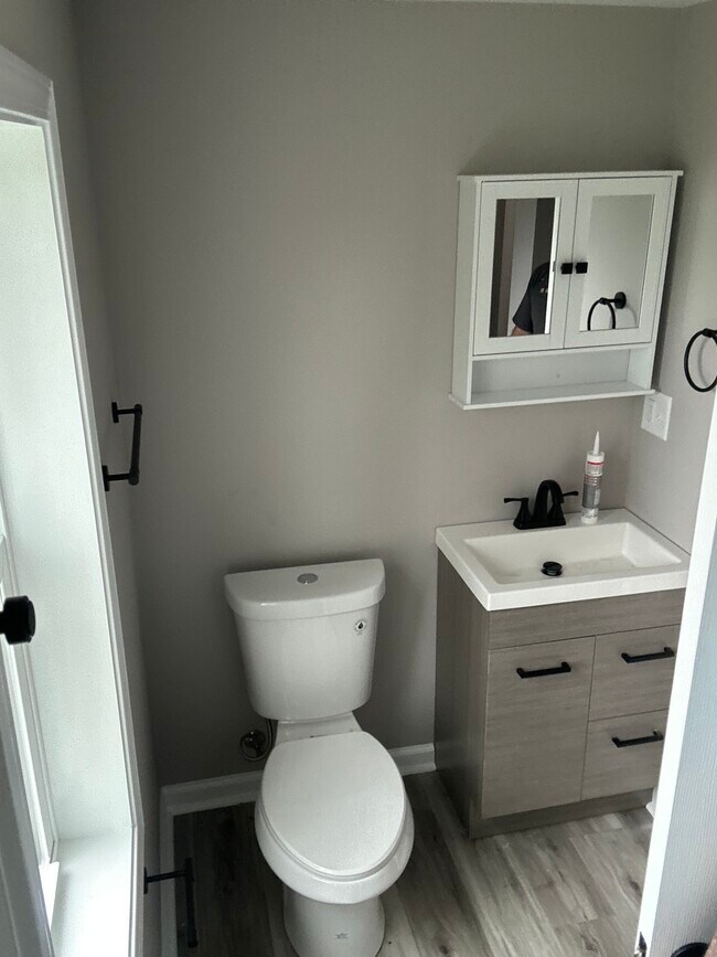 Building Photo - 1534 Saint John St