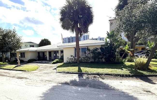 Building Photo - 3202 NE 7th Pl