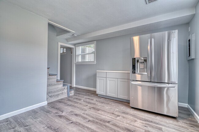 Building Photo - 2236 Searles Rd