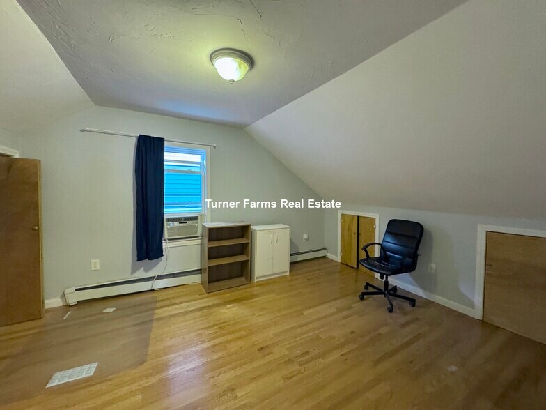 Building Photo - 40 Plymouth St