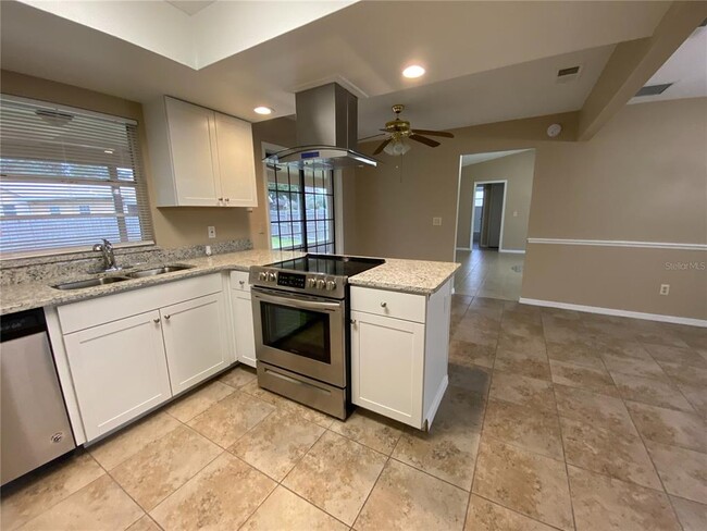 Building Photo - 1078 E Gaucho Cir