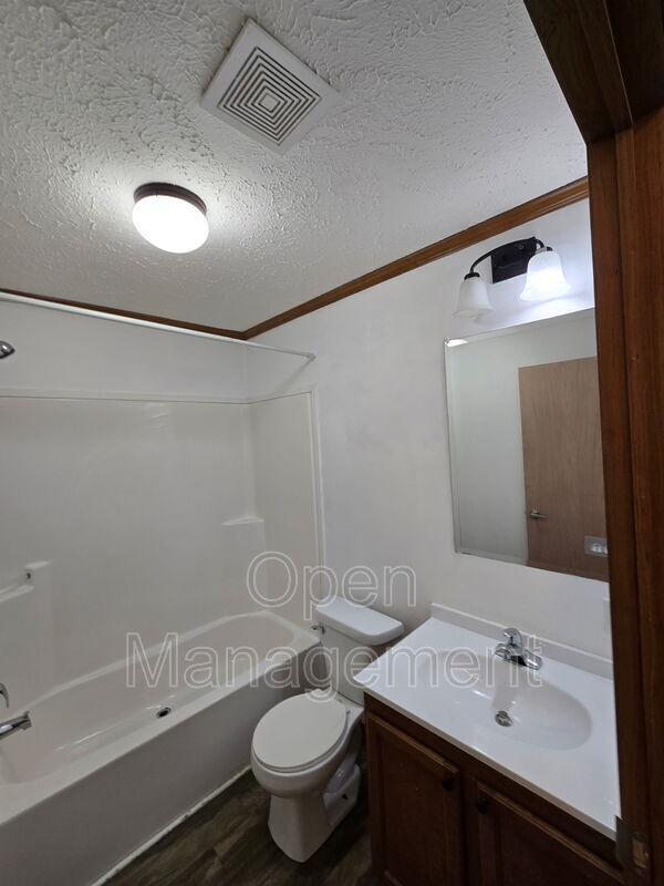 Building Photo - 1901 First St