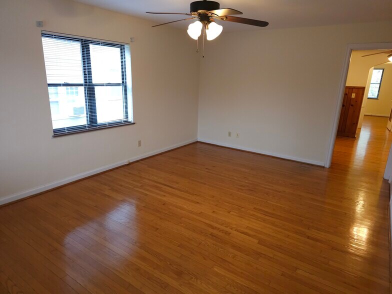 Building Photo - 234 Woolper Ave