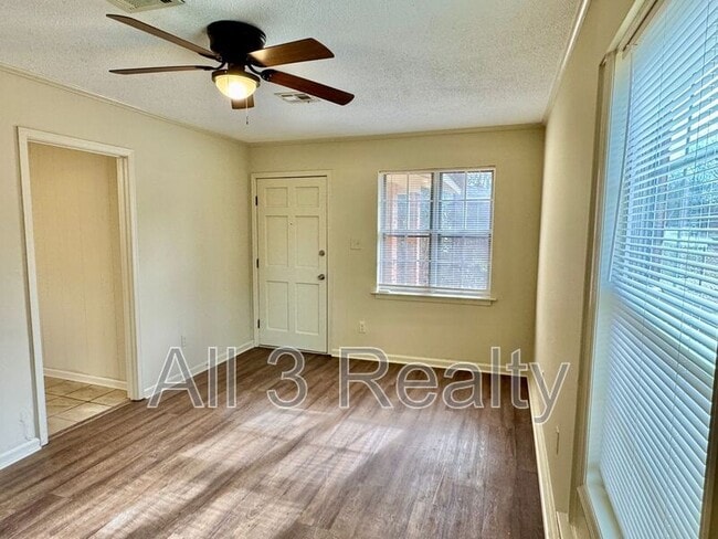 Building Photo - 6332 Pinebrook Dr