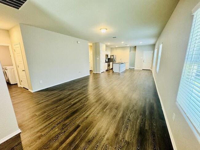 Building Photo - 5936 Olson Bluffs