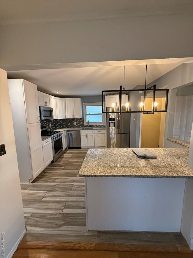 Building Photo - 472 Kirkman Ave