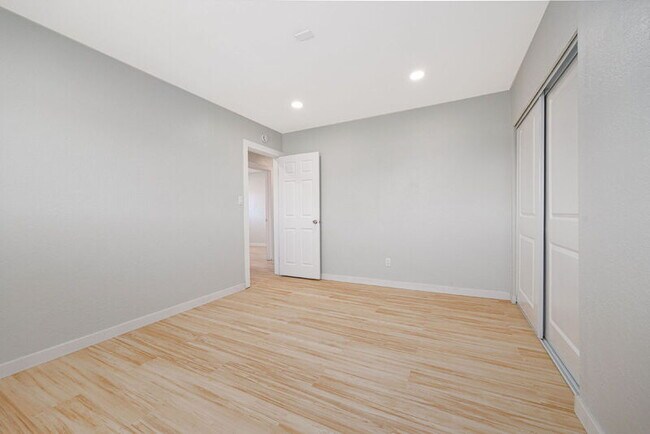 Building Photo - 249 San Jacinto Dr