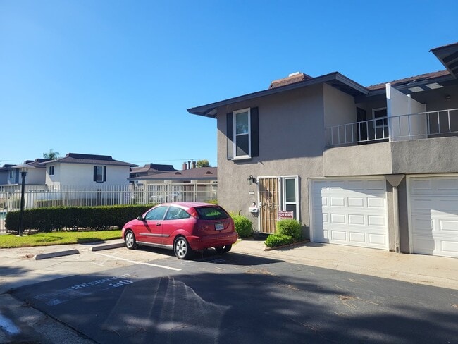 Primary Photo - Lovely Cypress townhouse available, garage...