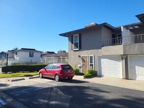 Building Photo - Two story Cypress townhouse, garage, patio, laundry and pool access