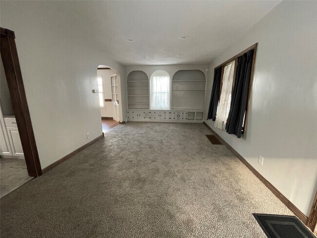 Building Photo - 64 Margaret St