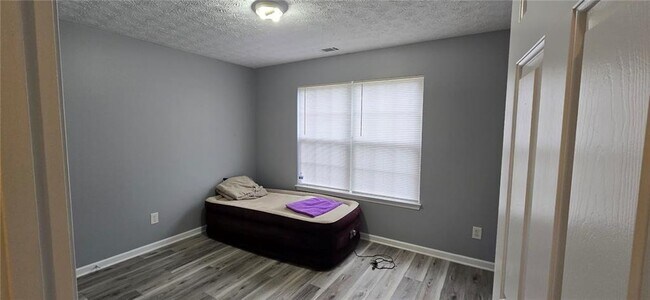 Building Photo - 455 Hulan Way