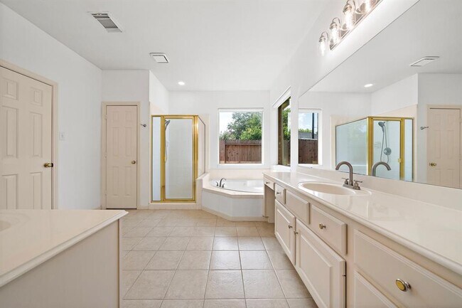 Building Photo - 7319 Emerald Glen Dr