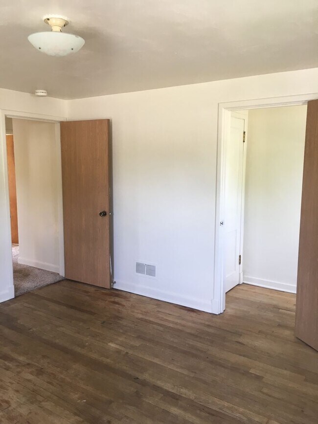 Building Photo - 1228/1230 Harding