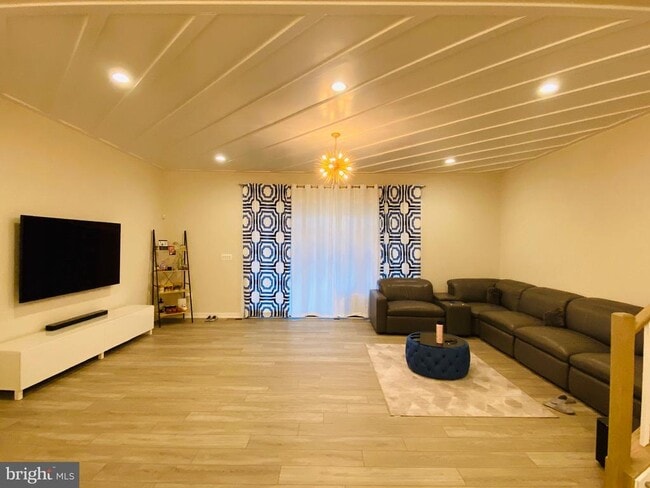 Building Photo - 23603 Hopewell Manor Terrace