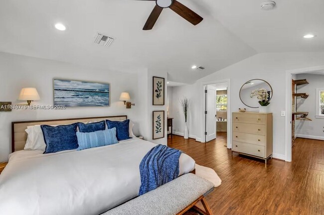 Building Photo - 110 SE 11th Ave