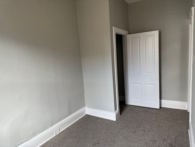 Building Photo - Beautiful 3 Bedroom Home with a Bonus Room in Lancaster City!